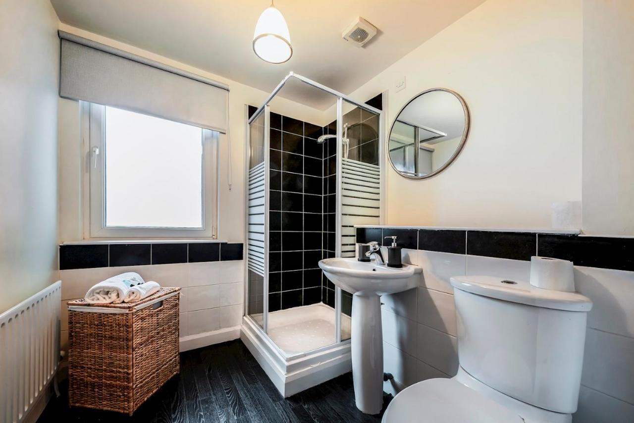 1 Bd Apt In Historical W Belfast Close To Centre Kültér fotó